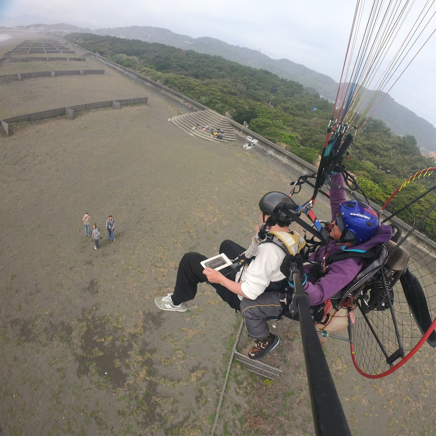 景色も波も真っ白? | ブログ | 神奈川のパラグライダーならBLUE AIR PARK