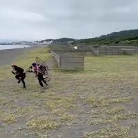 動画サムネイル